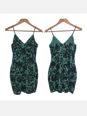 PRIVY Privileged Floral Green Black Velvet Sheer Overlay Womens Body Con Dress